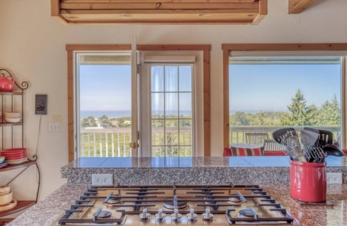 Neskowin House | Ocean-view Home, King Suite, 2 Living Areas, Double Decks and Fire Pit!