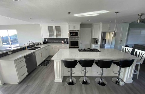 Fire Mountain House | Ocean View Poolside Retreatn