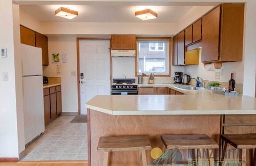 Neahkahnie Beach Condo | Ocean View! Private apartment, allergen free, less than 2 blocks to the beach.