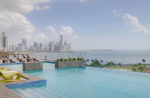 Panama City House | Ocean View Private Room Balcony, Pool, Rooftop Gym Next to Hilton Panama