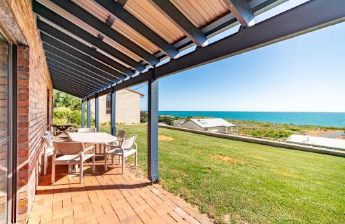 Guilderton House | Ocean View Retreat - Best View in town