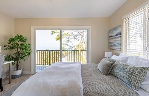 Edgemar - Pacific Manor House | Ocean View Retreat Mins to Beaches & Trails