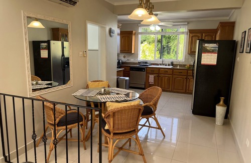 Prospect House | Ocean view townhome in Fitts Village