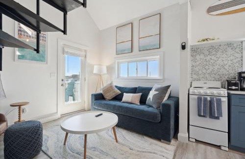 Hampton Apartment | Ocean Views Newly Renovated Private Balcony