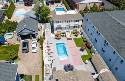 Wall House | Oceanblock 2-bedroom beach house in Belmar with pool, AC, WiFi.