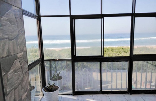 Amanzimtoti Apartment | Oceanfront Bliss in Amanzimtoti