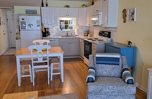 Sneads Ferry Condo | Oceanfront Condo with Beautiful View. Top floor, Elevator, Easy Beach Access.