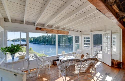 Boothbay Harbor House | Oceanfront Cottage with Deck 2 Mi to Boothbay Harbor
