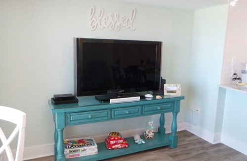 Emerald Isle Condo | Oceanfront Comfort & Family Fun at Queens Court – Walk to Everything!