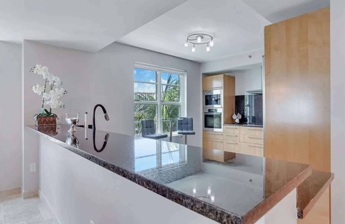 Central Beach Apartment | Oceanfront Condo with Stunning Views