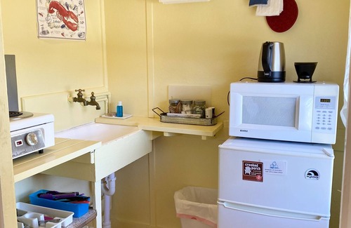 Salsbury Cove Cottage | Oceanfront Cottage at Acadia National Park, Bar Harbor/Cadillac Cottage