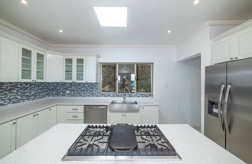 Long Bay Villa | Oceanfront/Fully Staffed/Free Parking - Getaway!