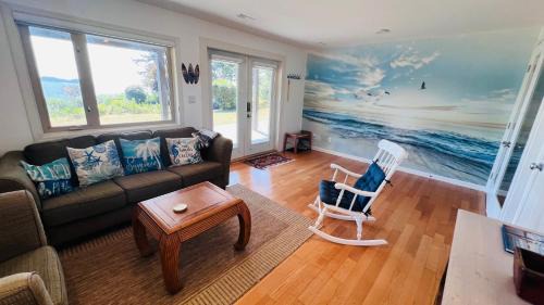 Halfmoon Bay Apartment | Oceanfront Garden Suite - Stunning Views & Wildlife