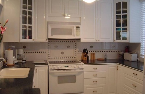 Kahaluu Bay Condo | Oceanfront Luxury Condo Closest to Beach