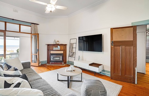 Henley Beach South House | "Oceanfront Oasis: A Tranquil Retreat Steps from the Sea!