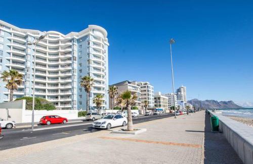 Strand Apartment | Oceanfront Panoramic Beach View