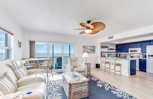 South Patrick Shores Condo | Oceanfront Penthouse Closest to the beach