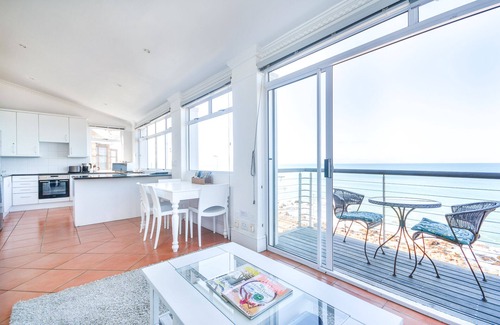 Kalk Bay House | Oceanfront Penthouse