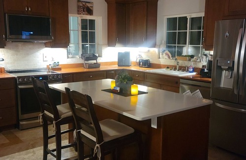 Cockburn Town Villa | Oceanfront Resort-Style Home3br, 2Ba - Private Pool & Island car included