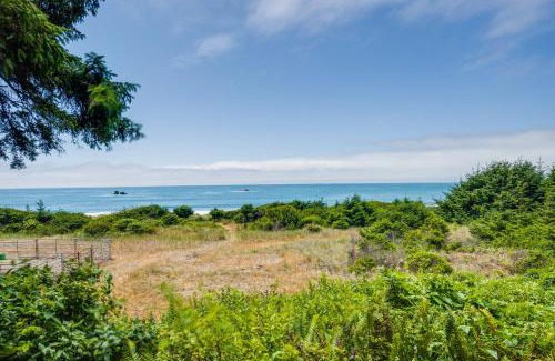 Smith River House | Oceanfront Smith River Cottage Beach Access!