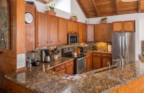 Hart Bay Villa | OCEANFRONT, STUPENDOUS SUNRISE TO SUNSET VIEWS, SEE OUR LAST MINUTE SPECIAL!