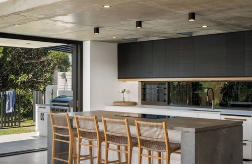 Warana House | OCEANIC HOUSE: Award-Winning Luxury Beachfront Home.