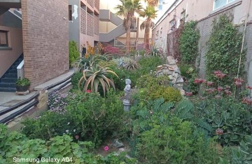 Luderitz House | OceanLife Guesthouse and Restaurant Lüderitz