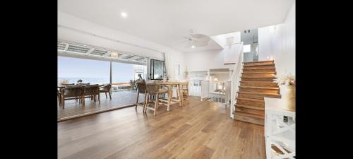 Burnett Heads House | OceanMist Holiday Home - beachfront property!