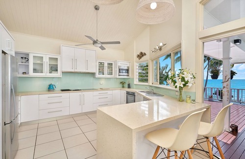 Holloways Beach House | Oceans Edge, ocean and beach at your doorstep