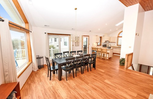 Whalehead Beach House | Oceanside, Close to Beach and Shopping! - WW921, Sea 5