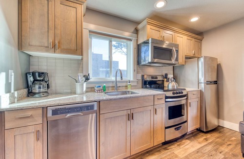 Oceanside Condo | Oceanside Inn #3 - Clam Cannery