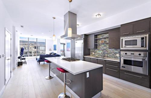 Santa Ana Apartment | Oceanview 25th Floor Luxury Penthouse