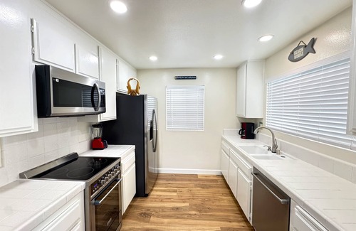West Newport House | OceanView Newly RenovatedPark4CarsEVChrDisney25Min
