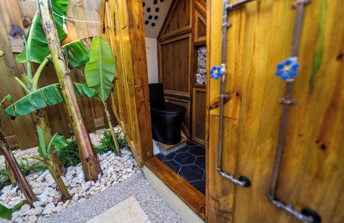 Las Carreras RV Rental | Octagon Cave Home by the Beach!