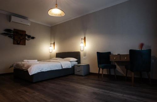 Sugag House | Odaia Vanatorului