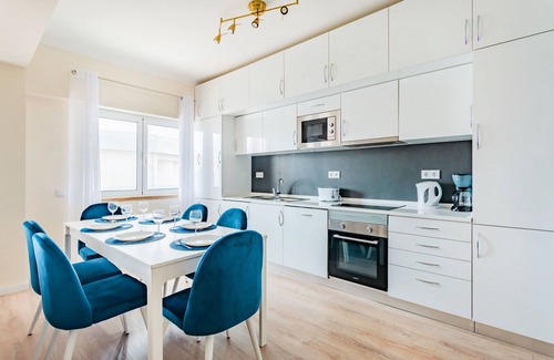 Paco De Arcos Apartment | Oeiras Spacious and Modern Flat