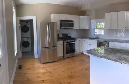 Essex House | ❤️ of Cape Ann, - Historic Antique Colonial yet new & modern Close 2 Everything