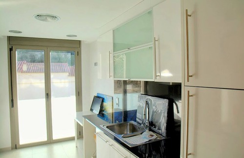 Arenys de Mar Apartment | OFERTAS - FANTASTICO APARTAMENTO AL LADO DEL MAR, 35 MINUTOS FROM BARCELONA