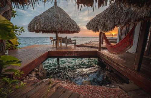 De Bruynewijk Villa | Off-Grid Oceanfront Villa