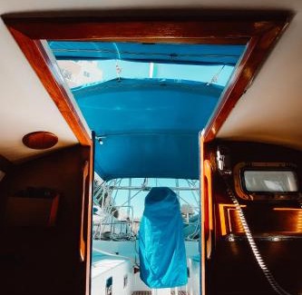 Coconut Grove Boat Rental | OFF GRID Sail
