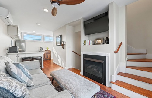 Ogunquit House | Ogunquit’s only Oceanfront Cottage on Private Ocean Beach – Perkins Cove, Maine