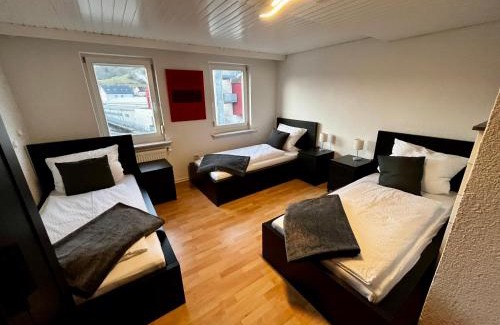 Gaildorf Apartment | OhPardon! GAILDORF - Monteurwohnung im DG, Einzelbetten, Garten