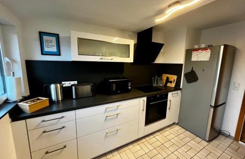 Gaildorf Apartment | OhPardon! GAILDORF - Monteurwohnung im DG, Einzelbetten, Garten