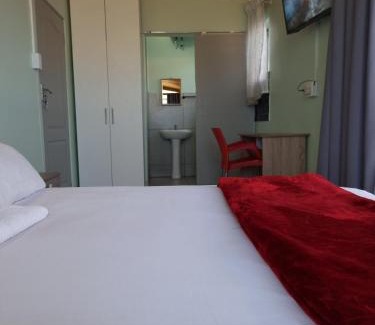 Kraaifontein House | Ojong's Guesthouse Kraaifontein - Eikendel