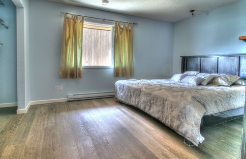 Vernon House | Okanagan Lakefront Cabin
