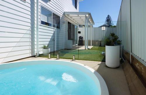 Anna Bay Villa | Olas Villa 1 - Plunge Pool & Walk to Beach