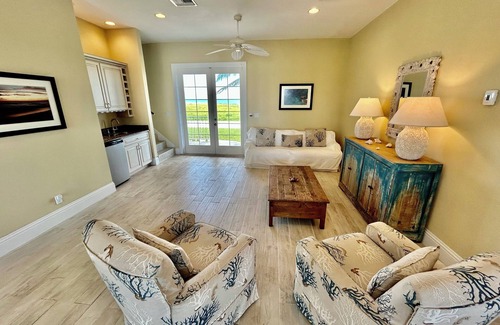 West End House | Old Bahama Bay, Private newer home, deep water dock, pool, West End, Bahamas
