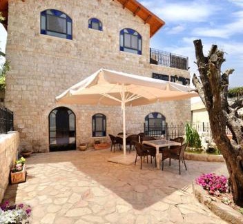 Artists Colony House | Old City Inn