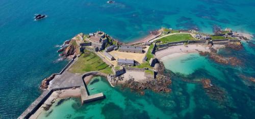 St Aubin Hotel | Old Court House Inn