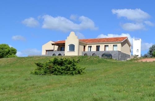 Maldonado House | Old farm bungalows and suites, close to vineyards, golf court and beach